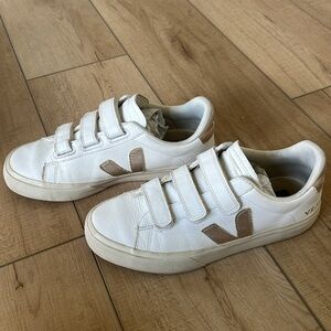 Veja Recife size 40/US 9
